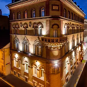 Museum 4*, Budapeste Hungria
